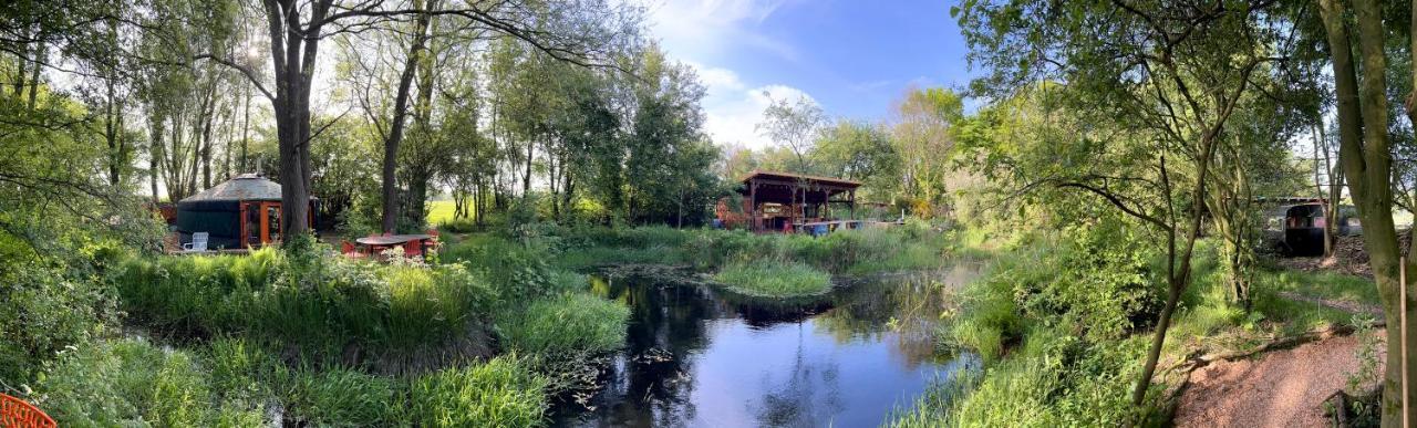 Eco-Camping De Helleborus, Yurt, Bell & Safari Tent, Pipo, Caravans, Dorms And Units Groningen Exterior photo